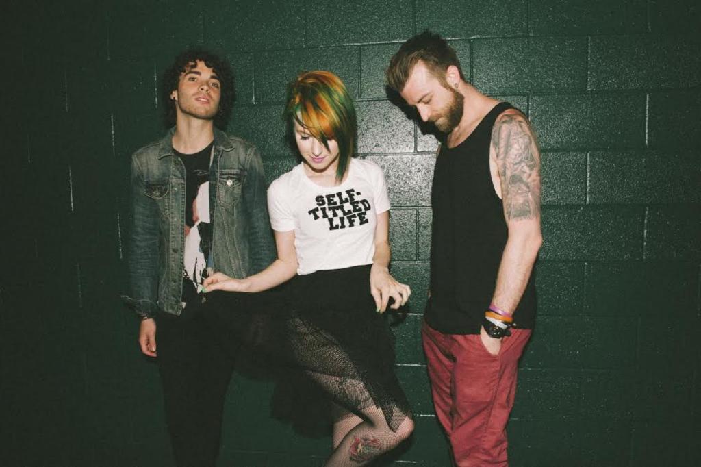 Paramore-self-titled-promo-999x666
